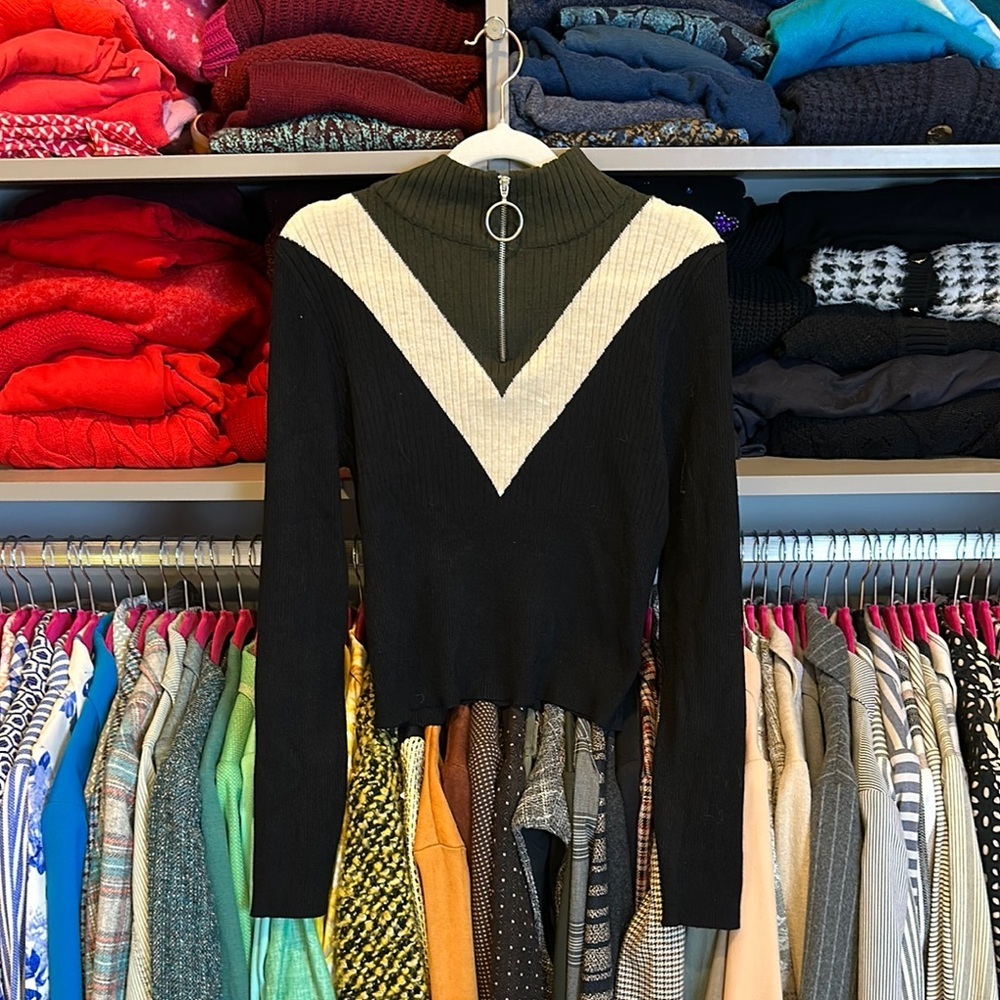 Love Tree black/green/white long sleeve zip front mock neck sweater size L NWT